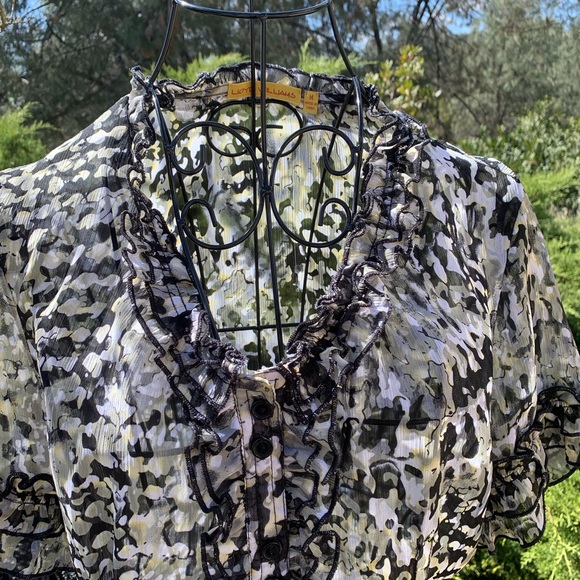 lloyd williams Tops - Lloyd Williams Chic Black and Gray Ruffled Short Sleeve chiffon   Sheer Blouse